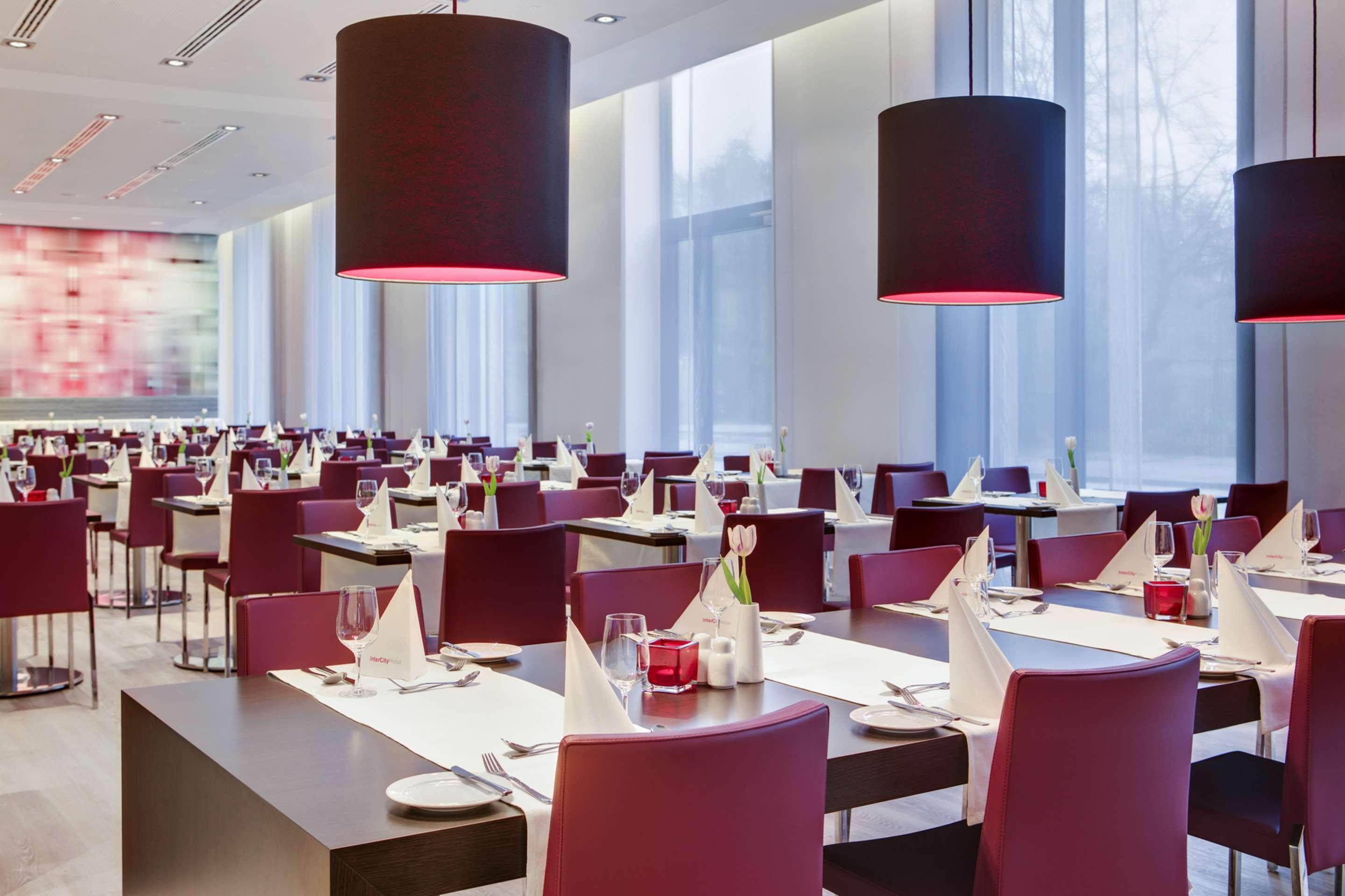 Intercityhotel Hamburg Dammtor-Messe Екстер'єр фото