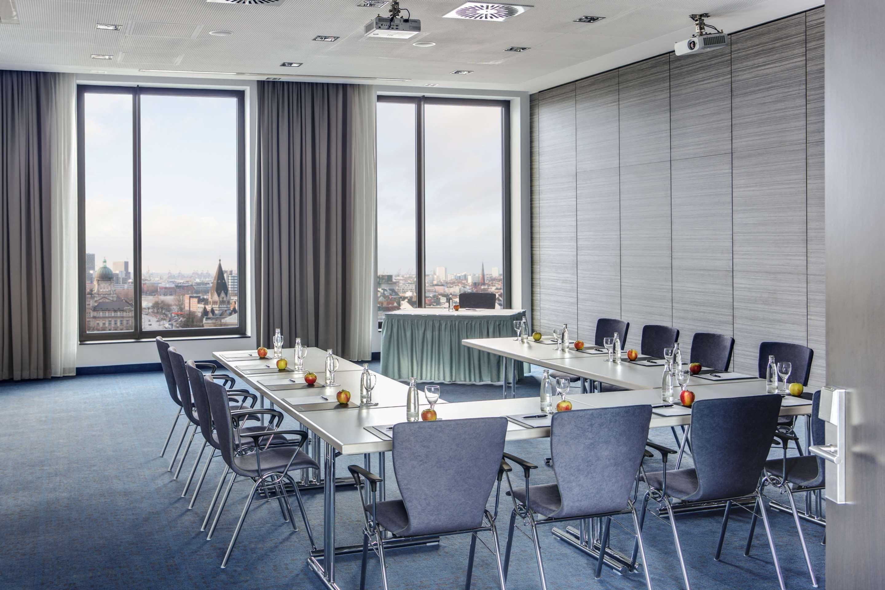 Intercityhotel Hamburg Dammtor-Messe Екстер'єр фото