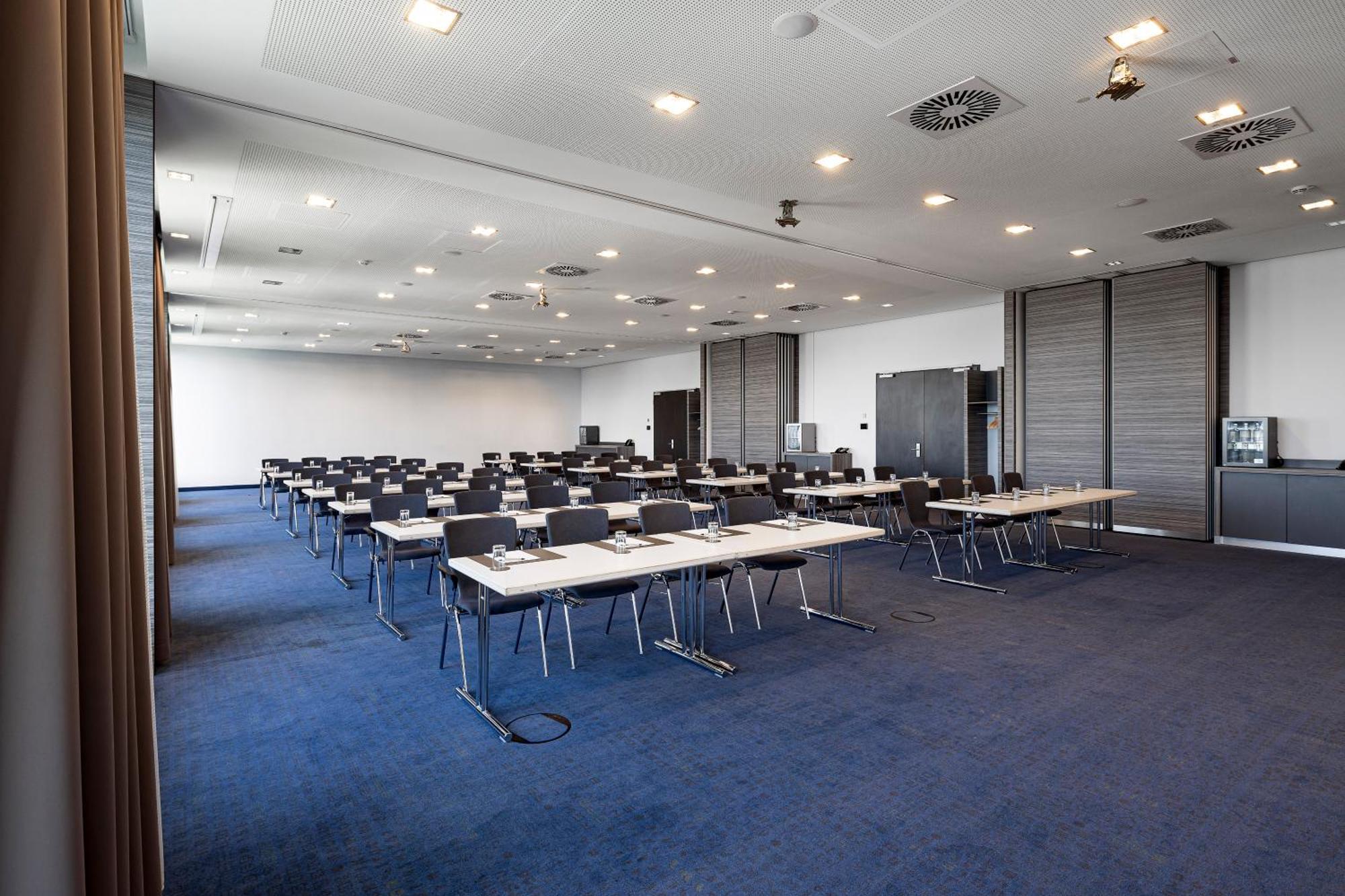 Intercityhotel Hamburg Dammtor-Messe Екстер'єр фото