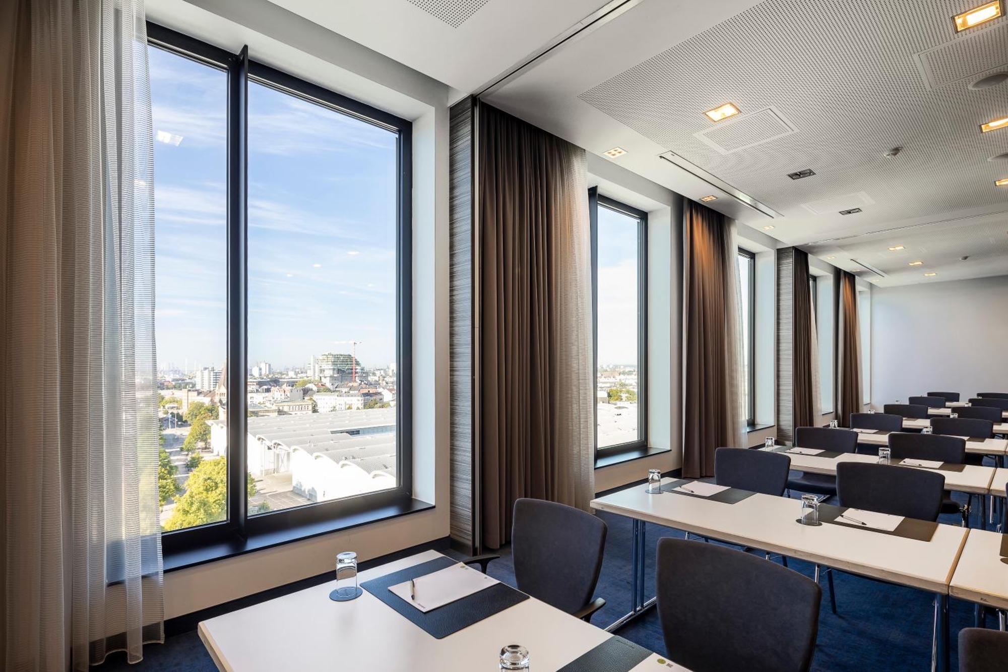 Intercityhotel Hamburg Dammtor-Messe Екстер'єр фото