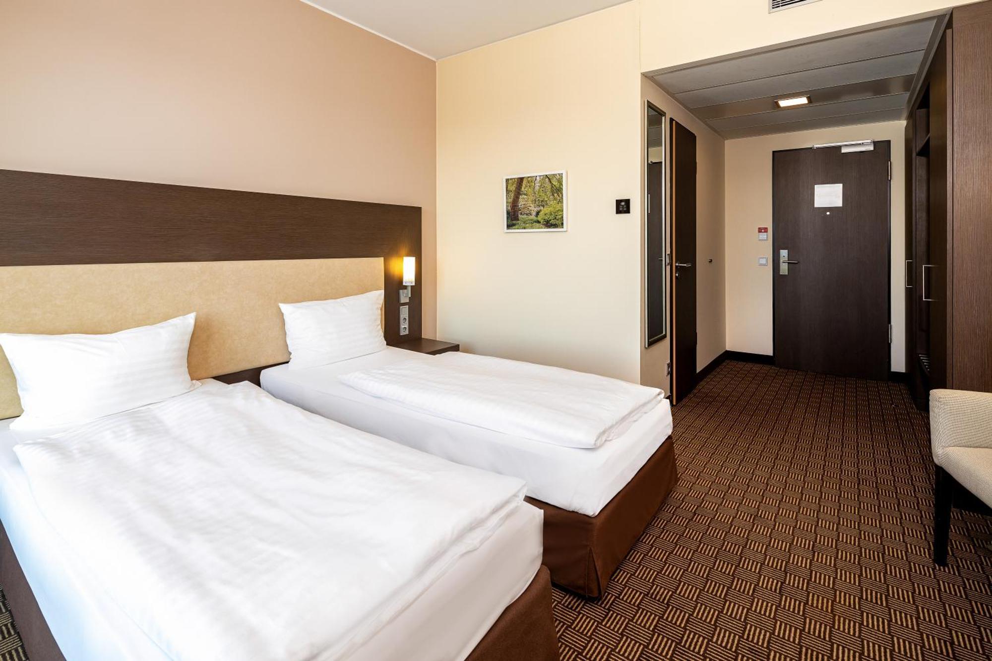 Intercityhotel Hamburg Dammtor-Messe Екстер'єр фото