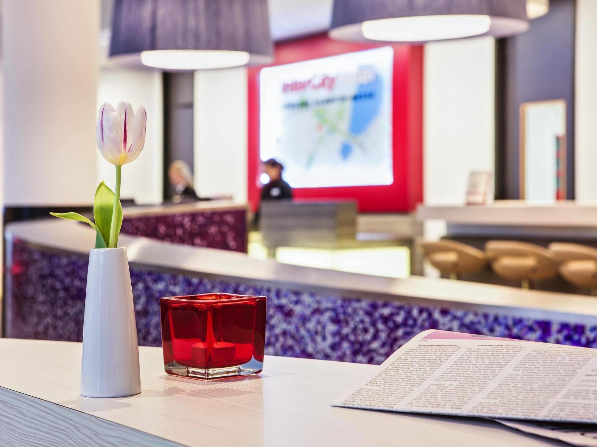 Intercityhotel Hamburg Dammtor-Messe Екстер'єр фото