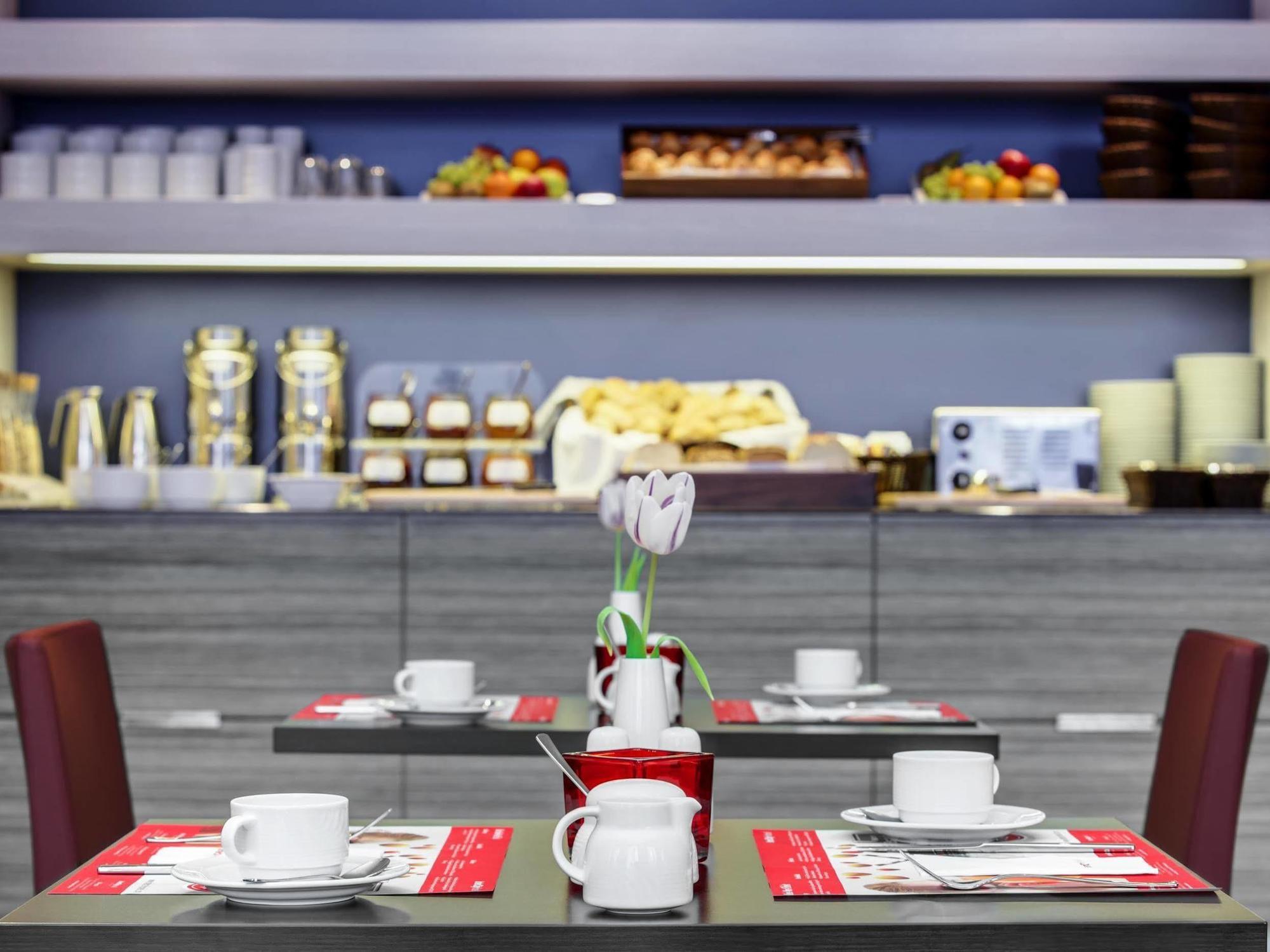 Intercityhotel Hamburg Dammtor-Messe Екстер'єр фото