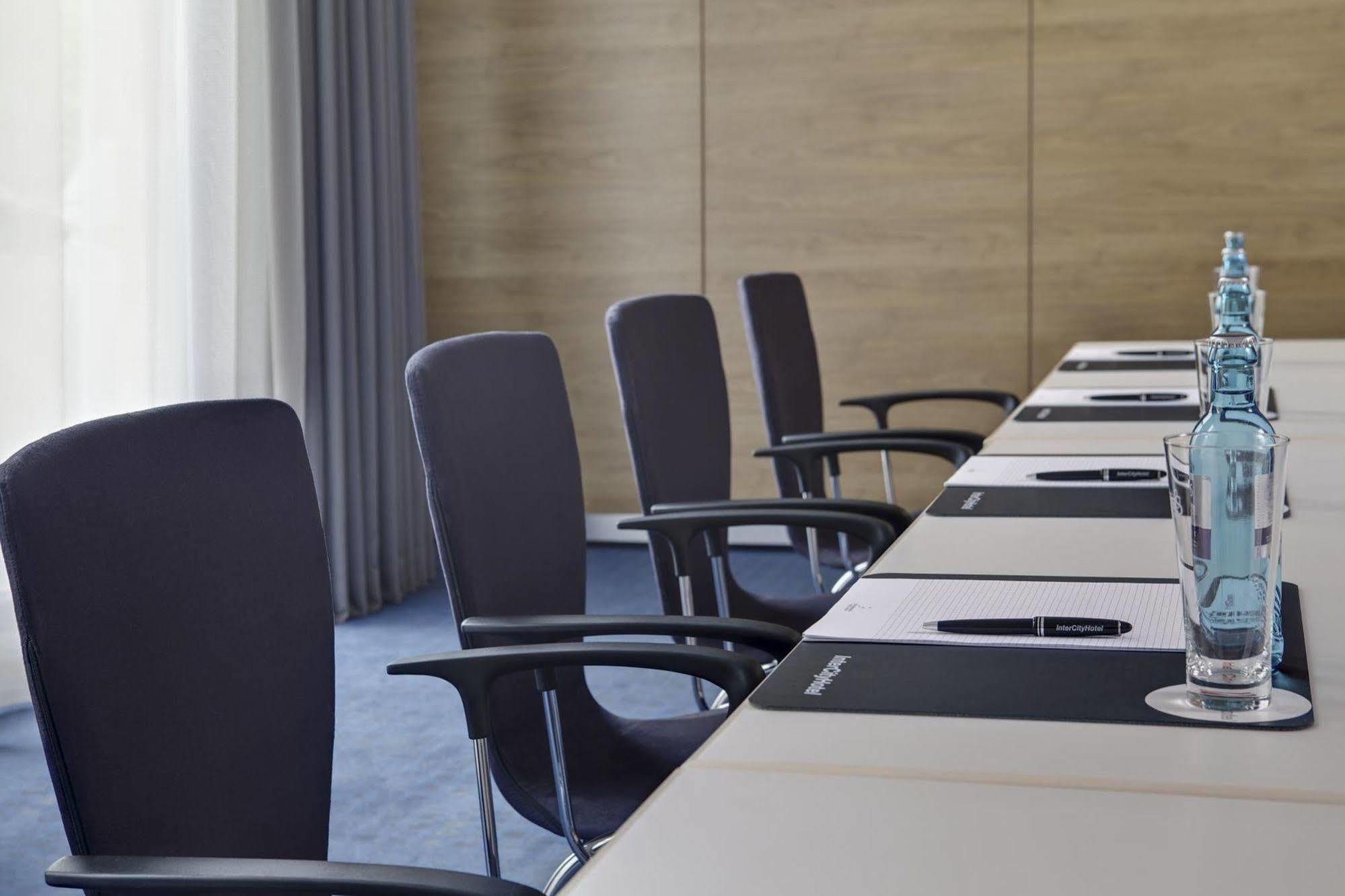 Intercityhotel Hamburg Dammtor-Messe Екстер'єр фото